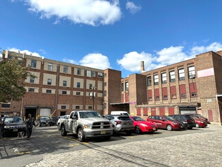 Plus de détails pour 430 Communipaw Ave, Jersey City, NJ - Local d'activités à louer