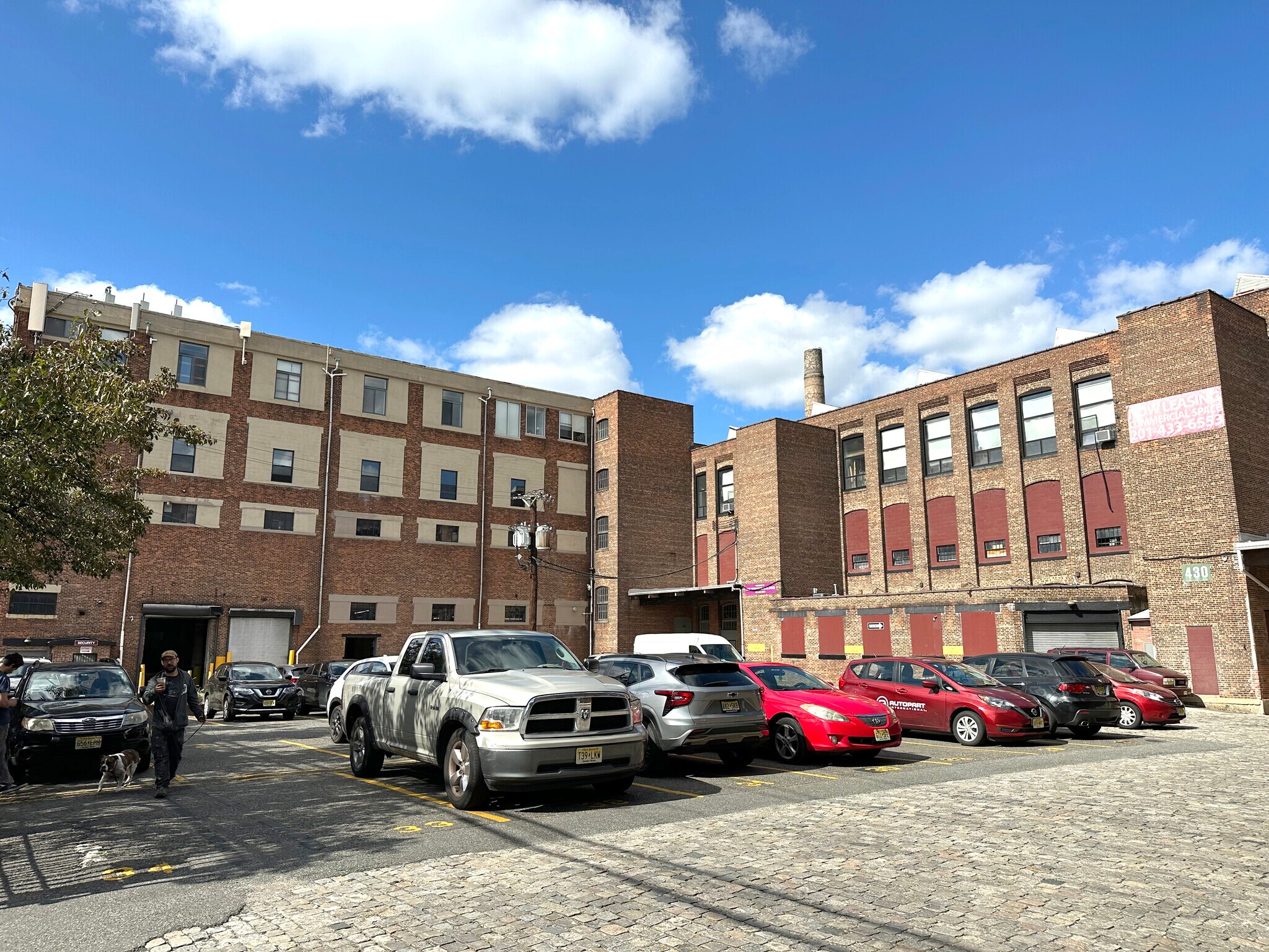 430 Communipaw Ave, Jersey City, NJ à louer Photo principale- Image 1 de 9