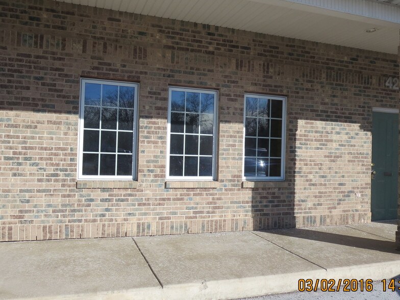 421-427 N Broad St, Griffith, IN à louer - Photo du bâtiment - Image 2 de 2