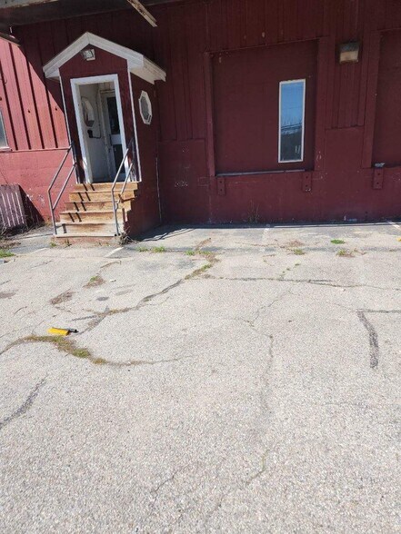 1030 Water St, North Bennington, VT à louer - Photo du bâtiment - Image 2 de 6