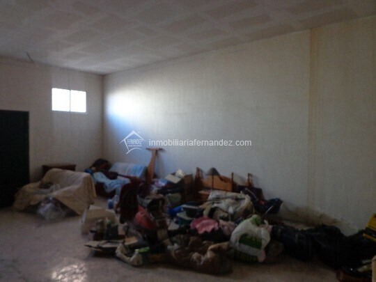 Retail in Cáceres for lease - Building Photo - Image 2 of 2