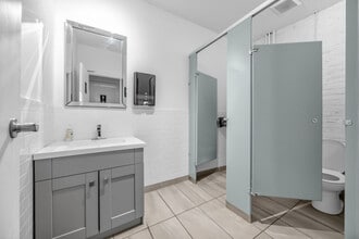 501 Queen St W, Toronto, ON for lease Interior Photo- Image 2 of 17