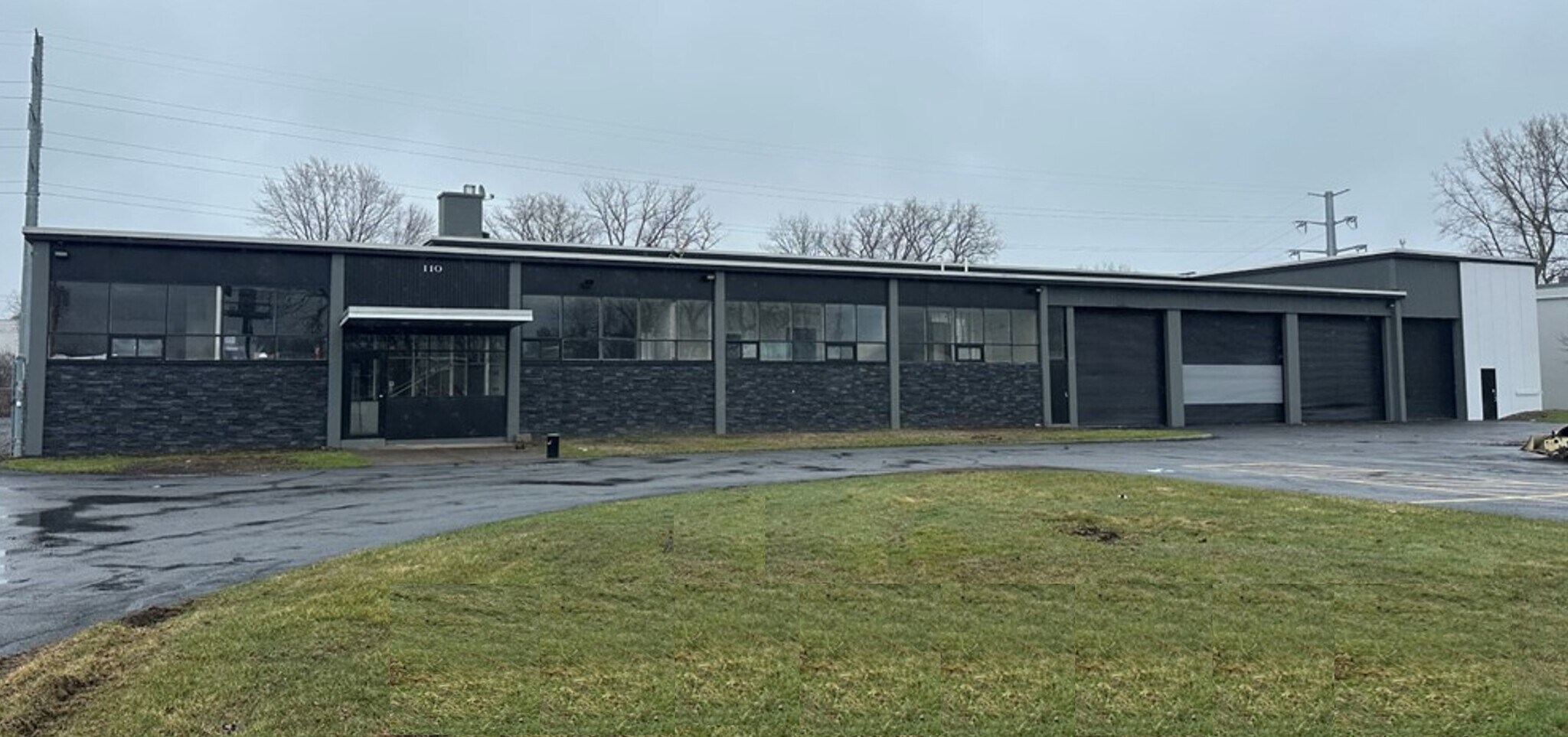 110 Monarch Dr, Liverpool, NY à vendre Photo du bâtiment- Image 1 de 1