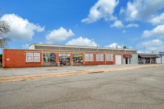 400-410 Amaret St, Fredericksburg, VA for lease Building Photo- Image 1 of 7