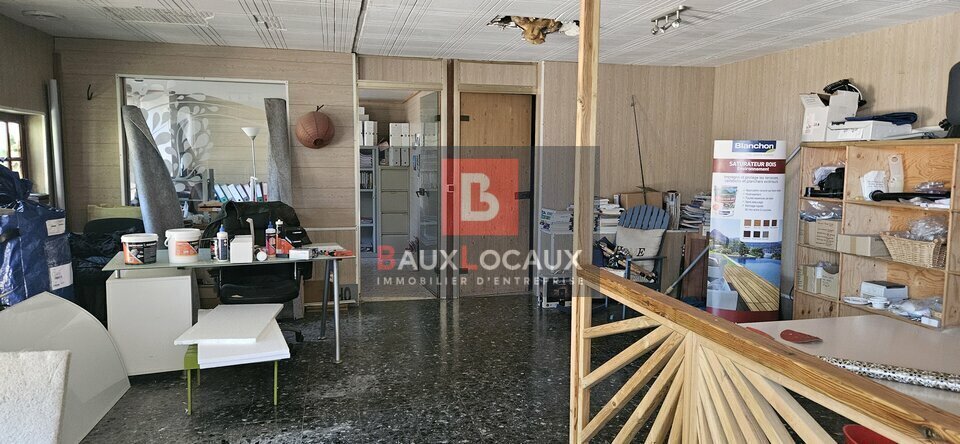 Retail in Le Thor for lease - Building Photo - Image 2 of 7