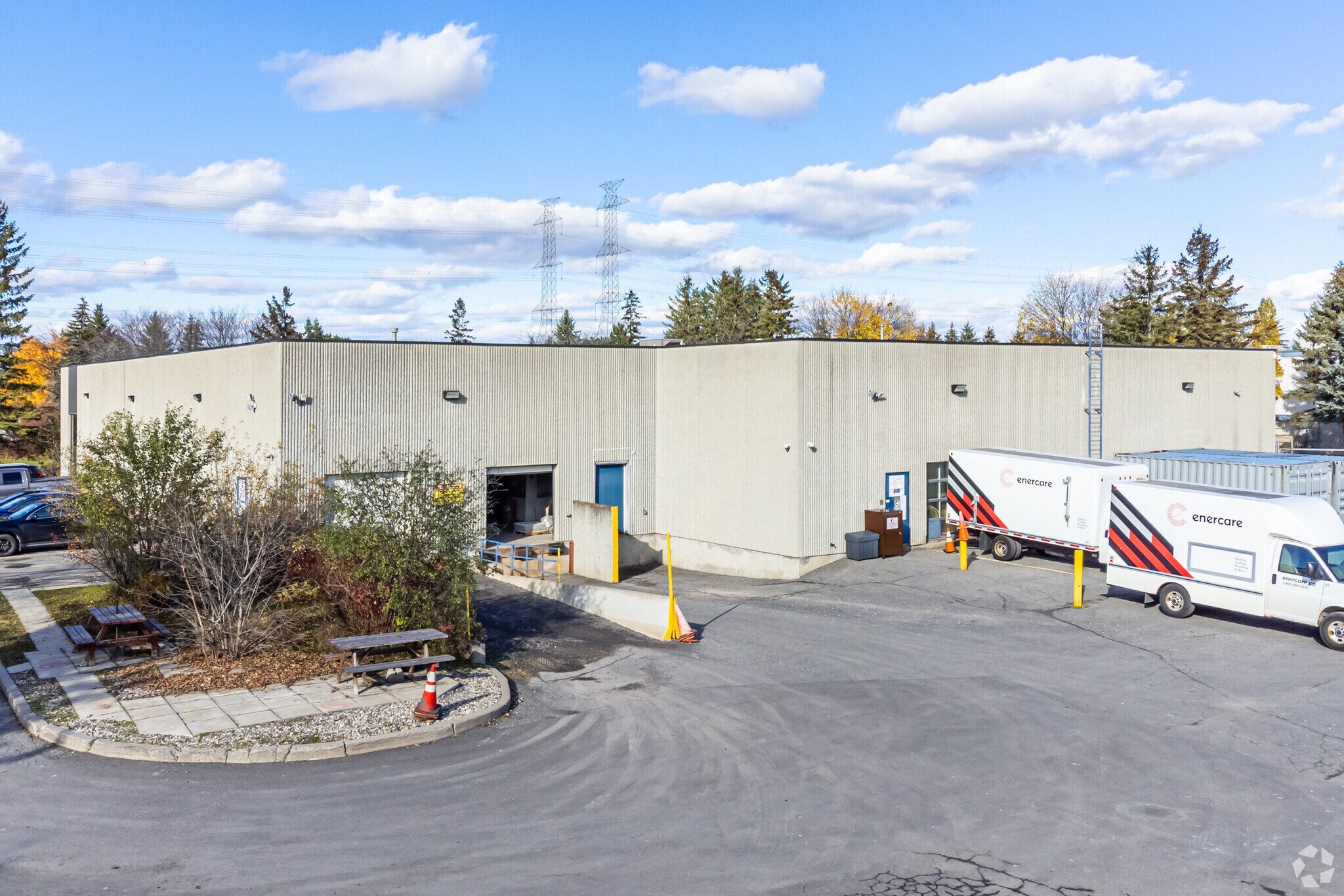 2160 Thurston Dr, Ottawa, ON à vendre Photo du bâtiment- Image 1 de 1