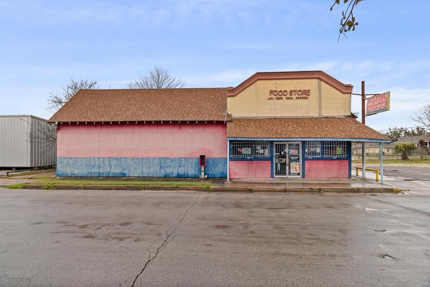 2735 W Rev Dr Ransom Howard St, Port Arthur, TX à vendre - Photo du bâtiment - Image 2 de 32