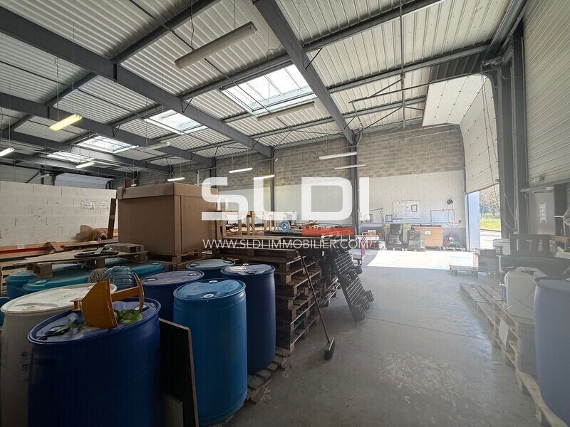Flex in Bourgoin-Jallieu for lease Interior Photo- Image 1 of 8