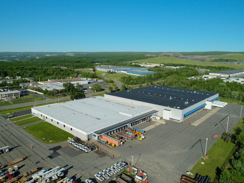 100 Keystone Industrial Park, Dunmore, PA for lease - Building Photo - Image 2 of 2