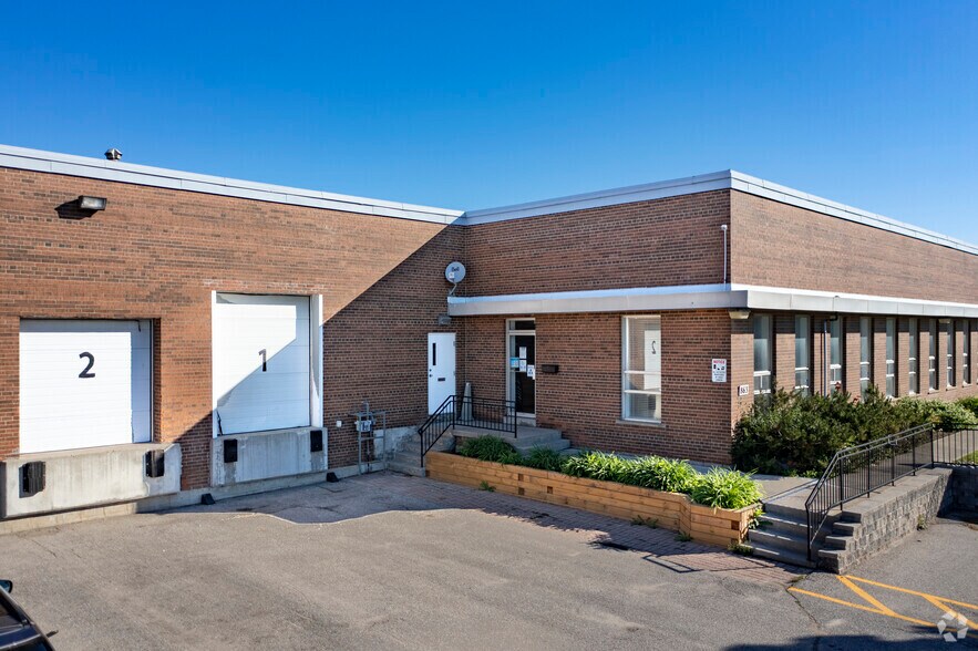851-865 Rangeview Rd, Mississauga, ON à louer - Photo du bâtiment - Image 3 de 7