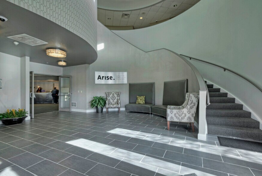 3003 Bee Caves Rd, Rollingwood, TX à louer - Photo intérieure - Image 3 de 7