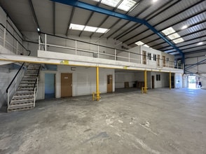 Kingsmill Rd, Saltash for lease Interior Photo- Image 1 of 9