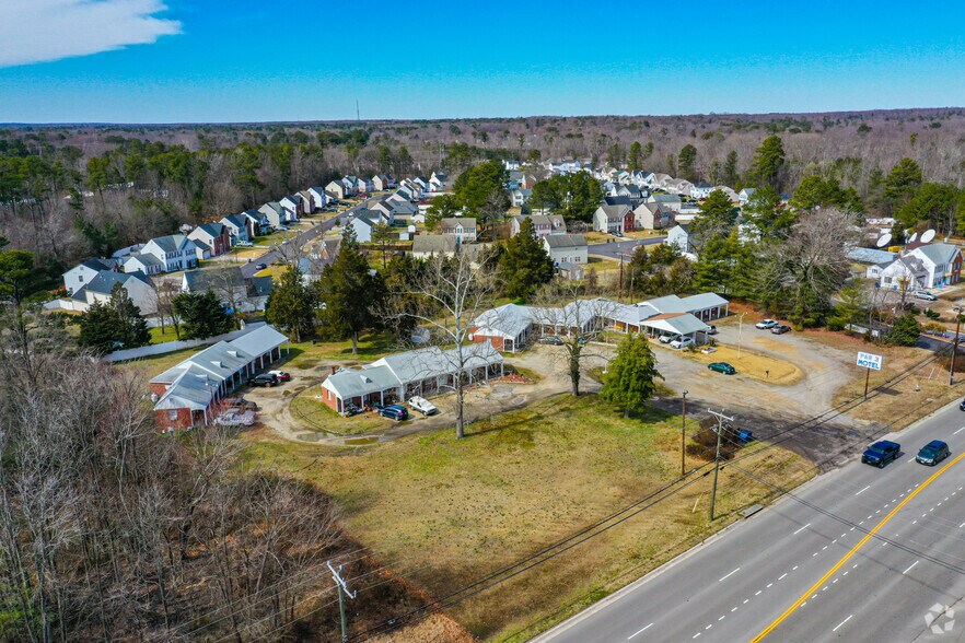 16700 Jefferson Davis Hwy, South Chesterfield, VA à vendre - Photo du bâtiment - Image 2 de 3