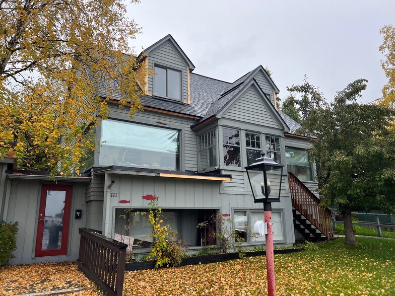 101 Christensen Dr, Anchorage, AK à louer - Photo du bâtiment - Image 1 de 3