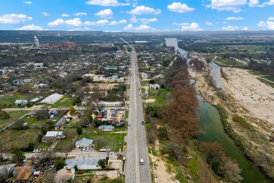 2610 Memorial Blvd, Kerrville, TX à vendre - Photo du bâtiment - Image 2 de 34