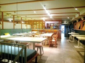 Retail in Barcelona, Barcelona for lease Interior Photo- Image 2 of 4