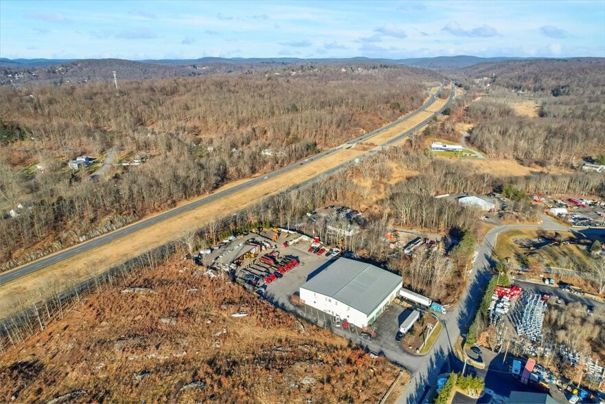 96 Commerce Dr, Carmel, NY à louer - Photo du bâtiment - Image 2 de 22