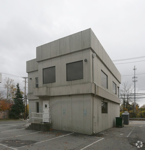 73 Powerhouse Rd, Roslyn Heights, NY à louer - Photo du bâtiment - Image 2 de 68