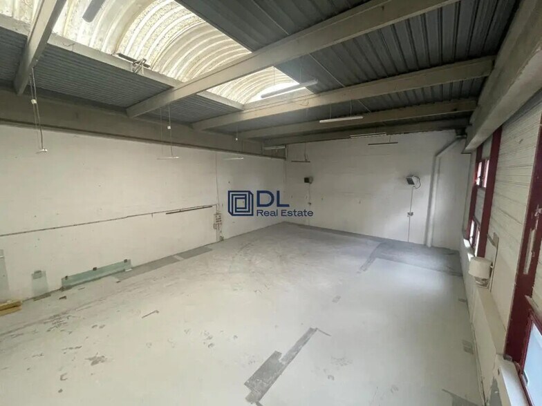 Industrial in Bondy for lease - Interior Photo - Image 3 of 9