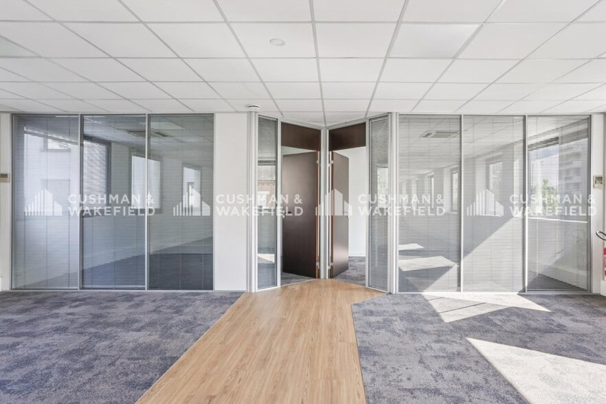 38-40 Rue Victor Hugo, Courbevoie à louer - Photo intérieure - Image 2 de 13