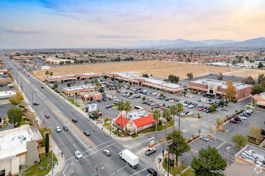 2270 Palmdale Blvd, Palmdale, CA à vendre - Photo du bâtiment - Image 3 de 5