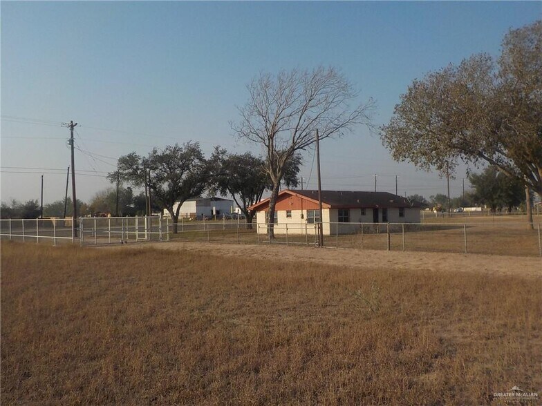 12130 W Mile 7 Rd, Mission, TX à vendre - Photo du bâtiment - Image 2 de 13