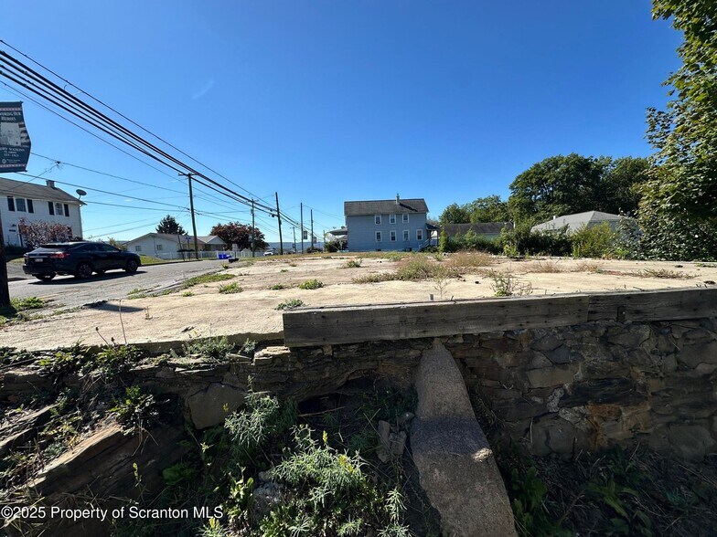 433-439 Main Rd, Hanover Township, PA à vendre - Photo du bâtiment - Image 3 de 21