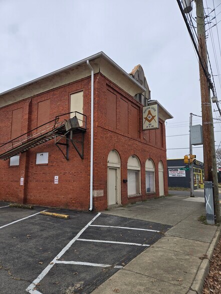 3 S Holly Ave, Highland Springs, VA à vendre - Photo du bâtiment - Image 3 de 13