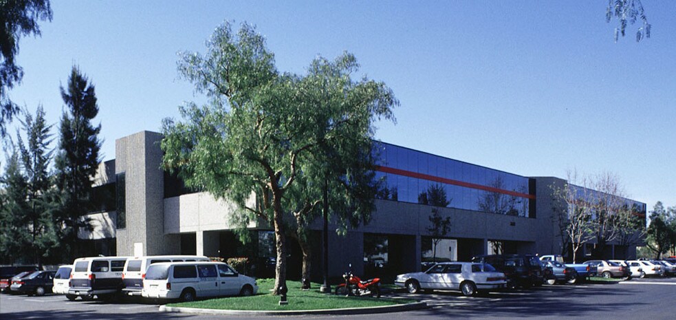 26610 Agoura Rd, Calabasas, CA à louer - Photo du bâtiment - Image 2 de 21