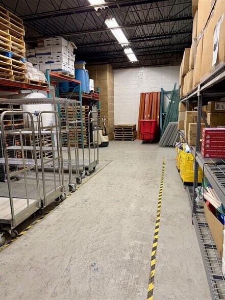 45 Saint Johns Pl, Freeport, NY à vendre - Photo intérieure - Image 3 de 8