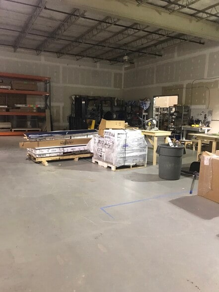 170-226 W Smithfield St, Angier, NC for lease - Interior Photo - Image 2 of 20