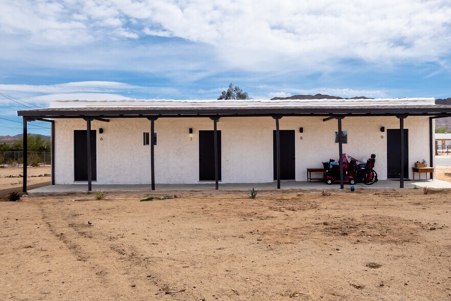 6563 Oasis Ave, Twentynine Palms, CA à vendre - Photo du bâtiment - Image 3 de 24