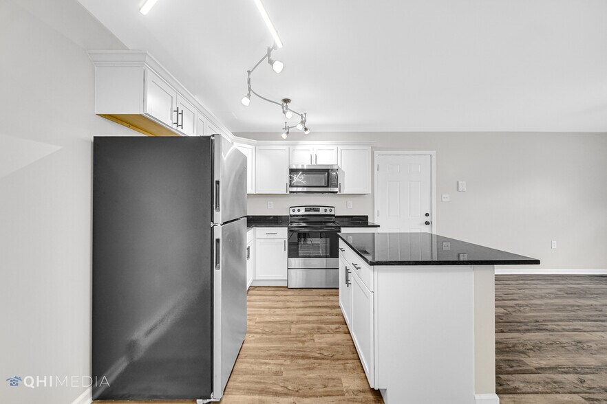 2080 E Rand St, Hobart, IN à vendre - Photo du bâtiment - Image 3 de 16