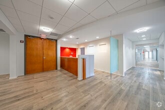 8700 W Flagler St, Miami, FL for lease Interior Photo- Image 2 of 9