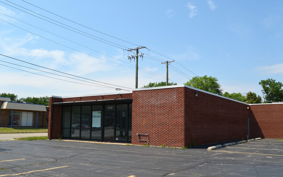 3590 Grand Ave, Gurnee, IL for sale - Building Photo - Image 1 of 14