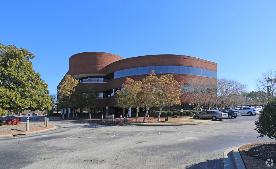 200 Arbor Lake Dr, Columbia, SC for sale - Primary Photo - Image 1 of 20