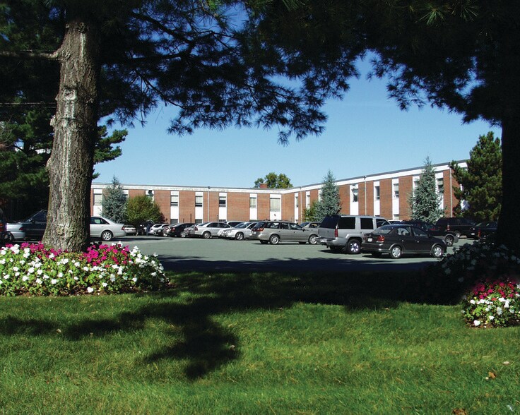 599 North Ave, Wakefield, MA à louer - Photo du bâtiment - Image 3 de 8