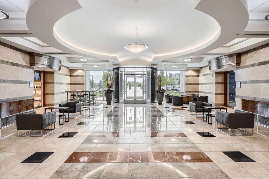 8310 S Valley Hwy, Englewood, CO à louer - Photo intérieure - Image 3 de 12