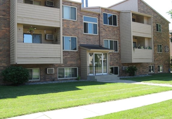 3246-3254 16th Ave S, Fargo, ND for sale Primary Photo- Image 1 of 16