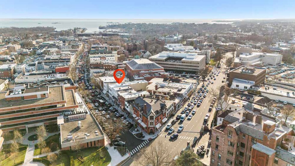 38-40 Greenwich Ave, Greenwich, CT à vendre - Photo du bâtiment - Image 2 de 13
