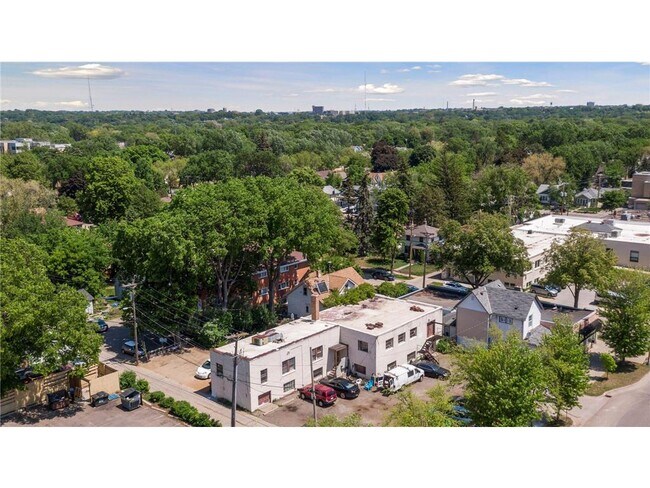 More details for 3318 E Lake St, Minneapolis, MN - Retail for Sale
