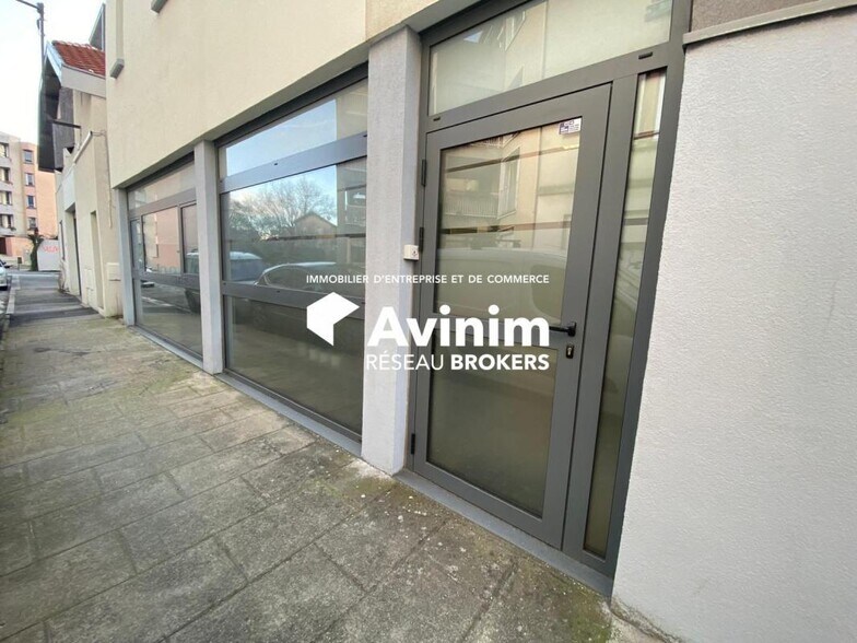 Flex in Grenoble for lease - Building Photo - Image 2 of 10
