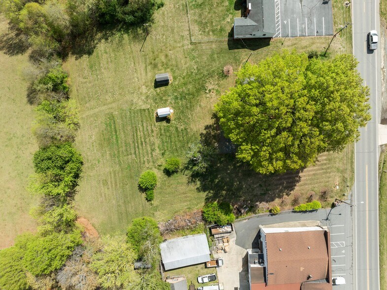 313 E King St, King, NC à vendre - Photo du bâtiment - Image 3 de 8