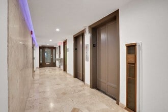 300 W Adams St, Jacksonville, FL for sale Lobby- Image 2 of 5