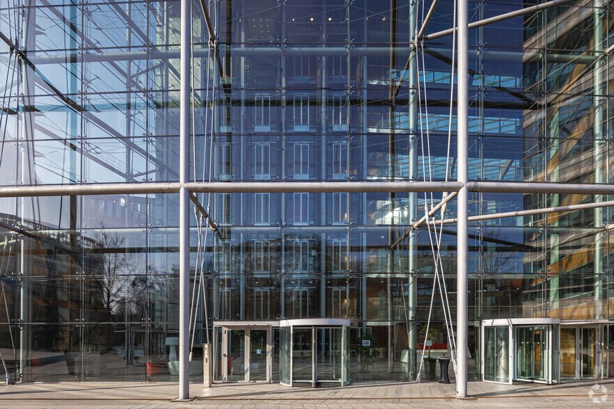 Rue Touzet-Gaillard, Saint-Ouen-sur-Seine for lease - Building Photo - Image 2 of 5