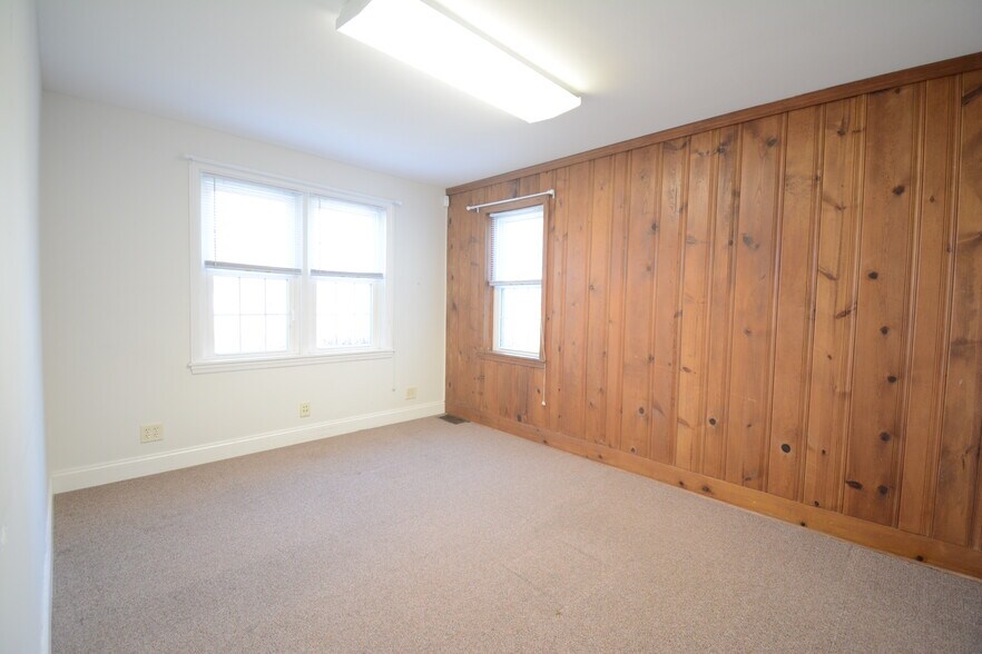 616 E Cypress St, Kennett Square, PA à vendre - Photo du bâtiment - Image 2 de 17