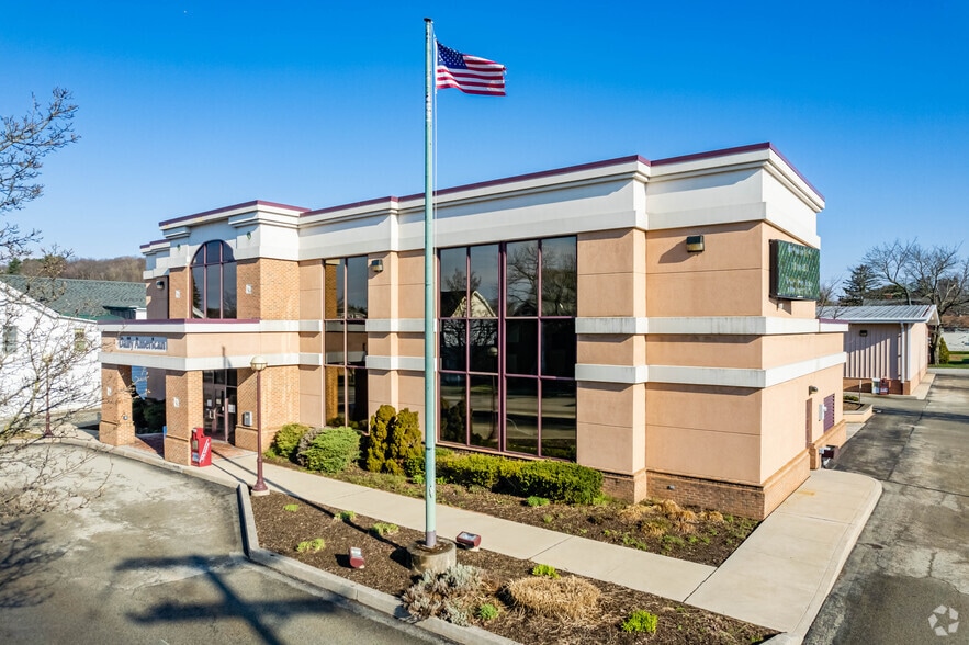 334 W Main St, Somerset, PA à louer - Photo principale - Image 1 de 22