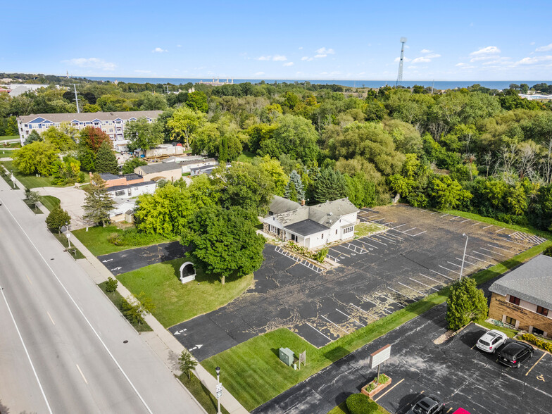 1000 S Spring St, Port Washington, WI à vendre - Photo du bâtiment - Image 2 de 3