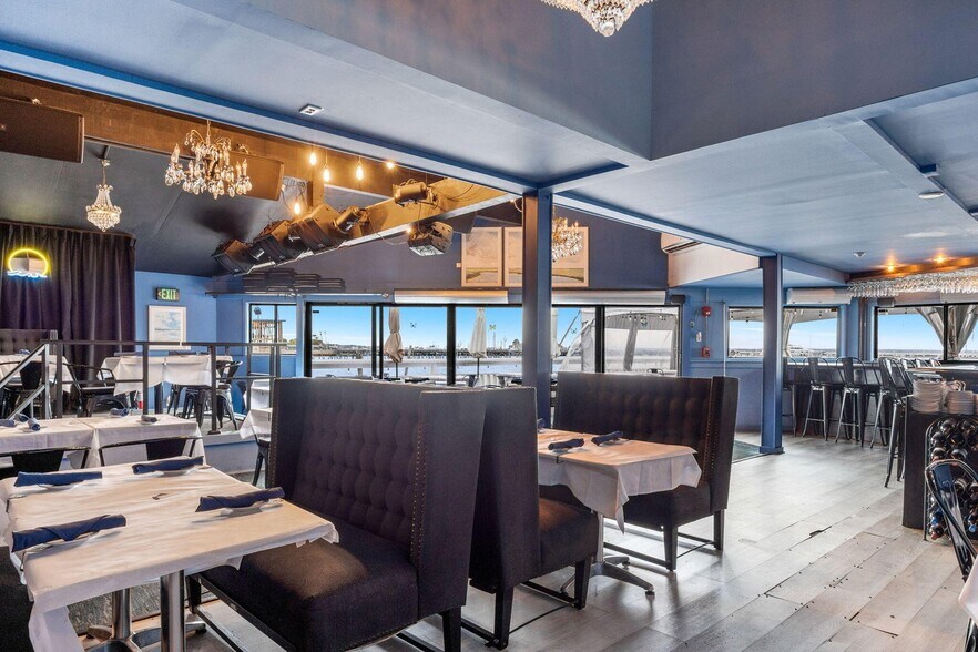 193A Commercial St, Provincetown, MA à vendre - Photo du bâtiment - Image 2 de 15