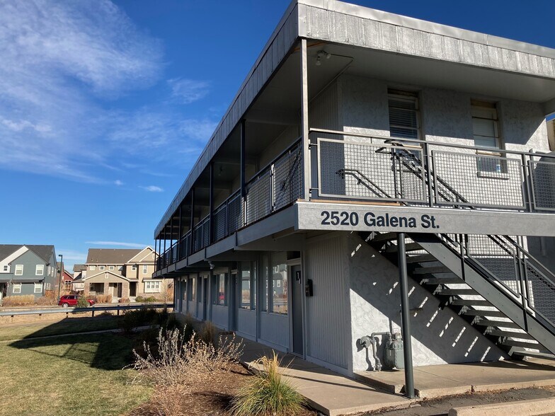 10255 E 25th Ave, Aurora, CO à louer - Photo du bâtiment - Image 3 de 16